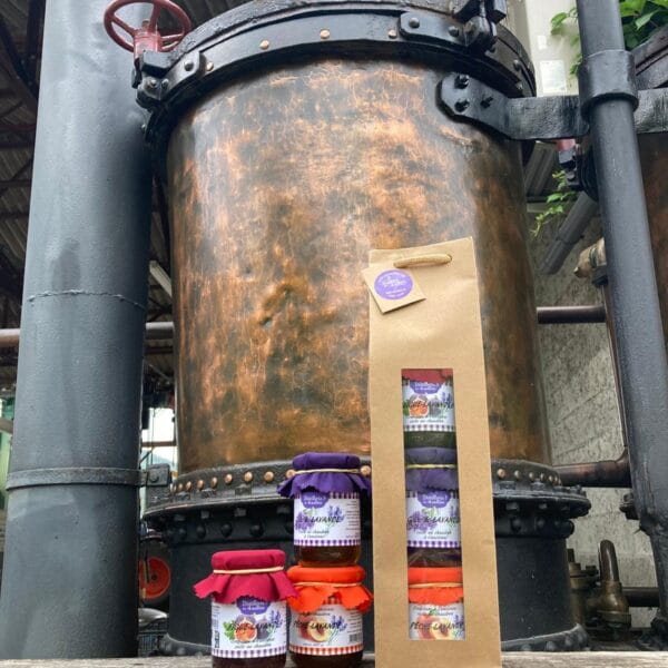 Lot de 3 confitures aux fleurs de lavande.