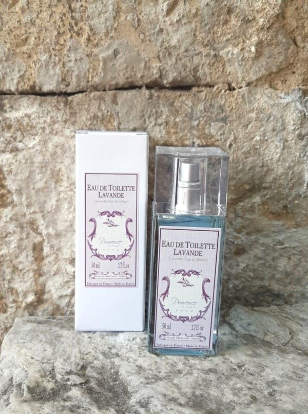 Flacon de 50 ml d'eau de toilette lavande à coté de sa boite d'emballage