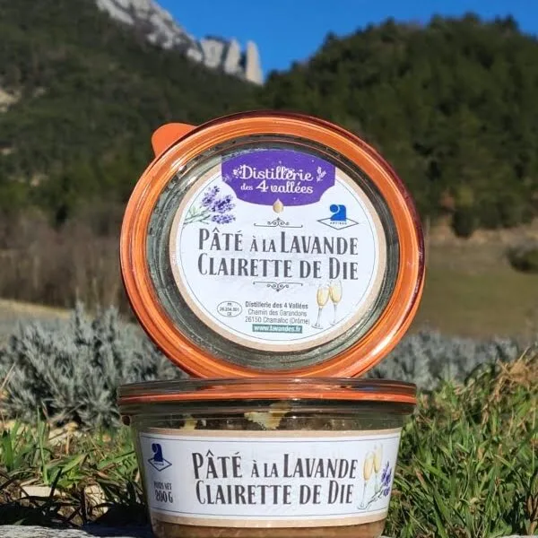 Bocal de pâté fleurs de lavande et Clairette de Die.