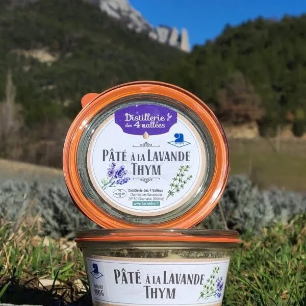 Bocal de pâté fleurs de lavande et thym.