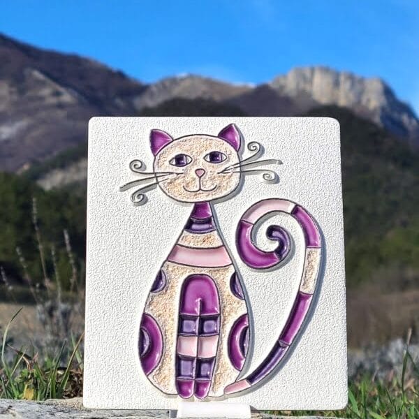 Grand diffuseur d'huile essentielle motif chat aux couleurs mauve.