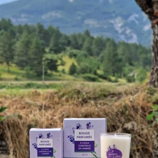 Bougie parfumée à l'huile essentielle de lavande