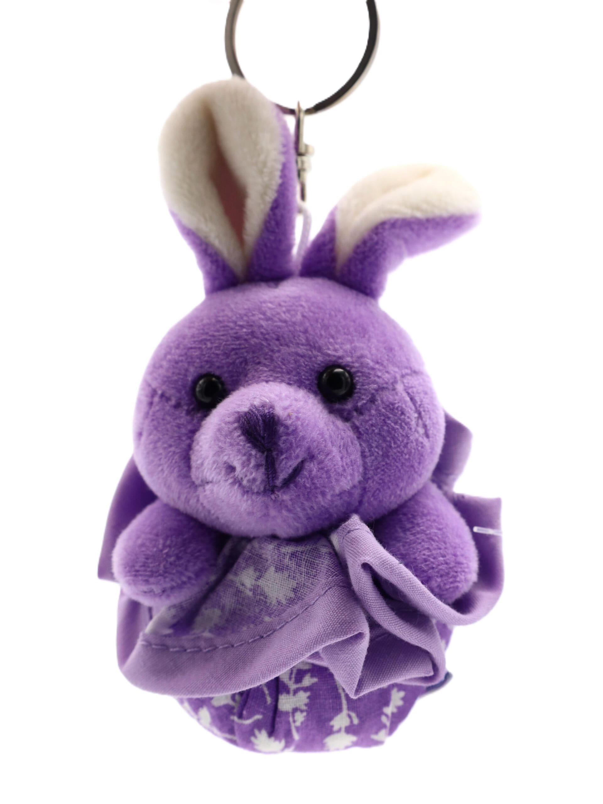 Sachet de fleurs de lavande forme porte-clefs.