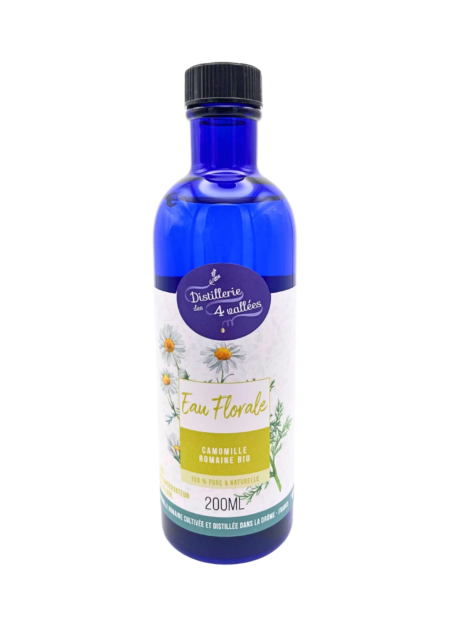 Hydrolat camomille romaine bio 200 ml Distillerie des 4 Vallées, distillé sur place, flacon bleu, soin apaisant pour peaux sensibles et routine détente.