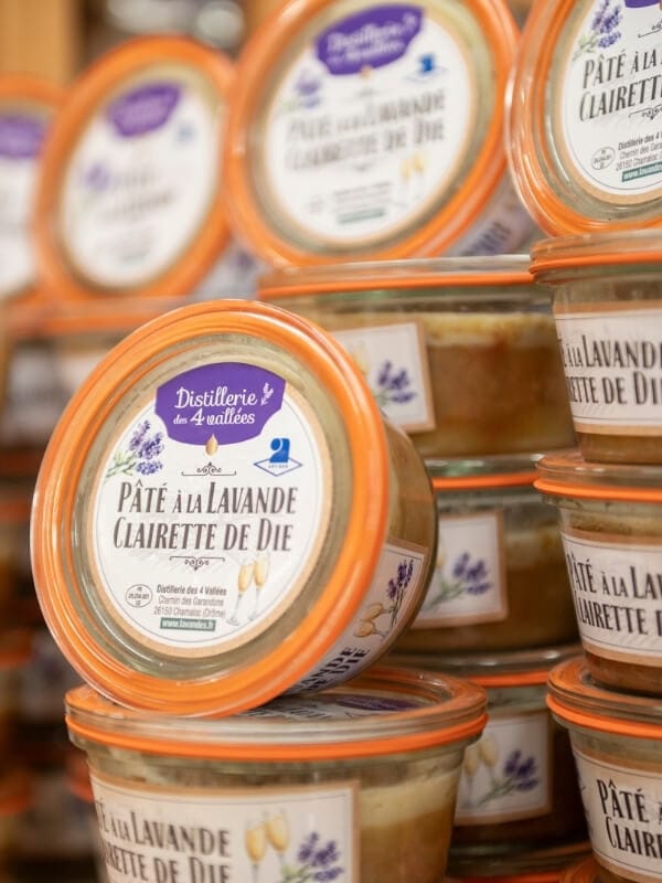 pâté artisanal à la lavande fabriqué avec un charcutier de Die