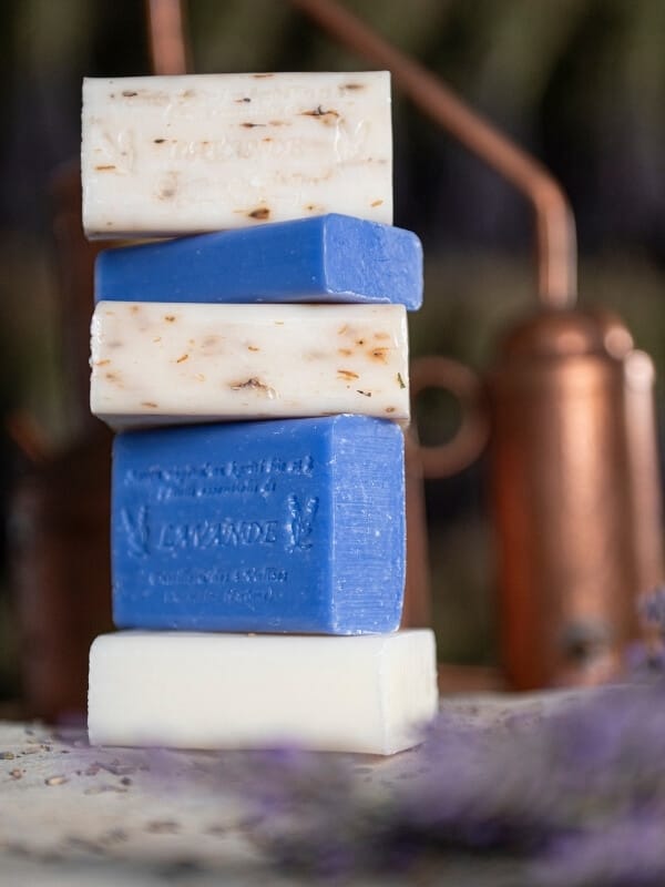 savon solide à l’huile essentielle de lavande au karité et à l’huile d’amande douce