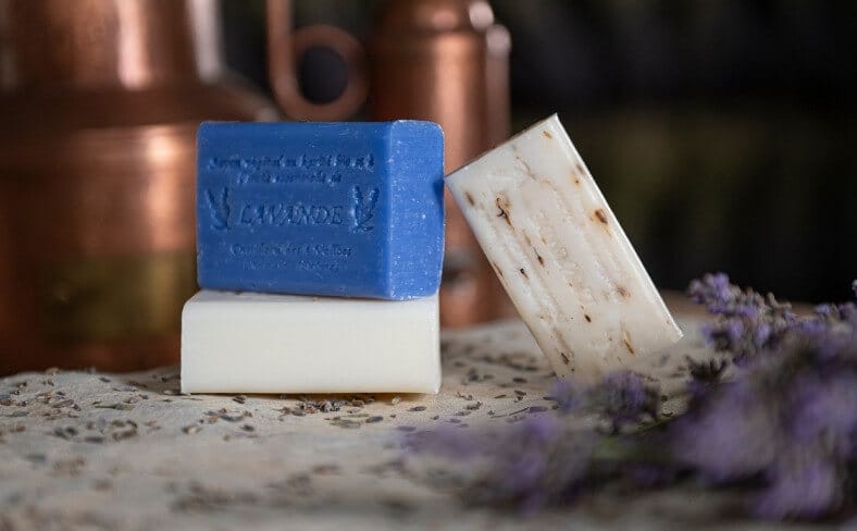 savon solide artisanal à la lavande fine et au beurre de karité