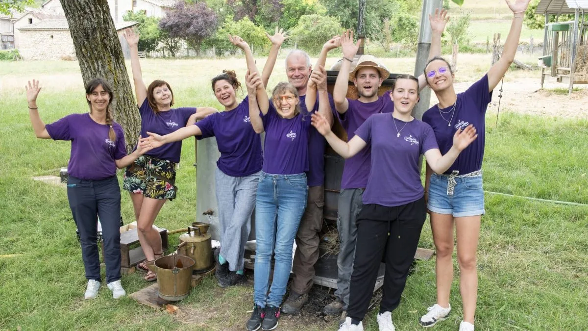 équipe de la Distillerie des 4 Vallées photo pour la page recrutement