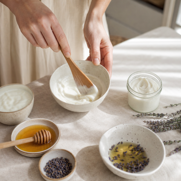 Masque fortifiant pour cheveux fatigués : recette maison à la lavande fine et au lavandin