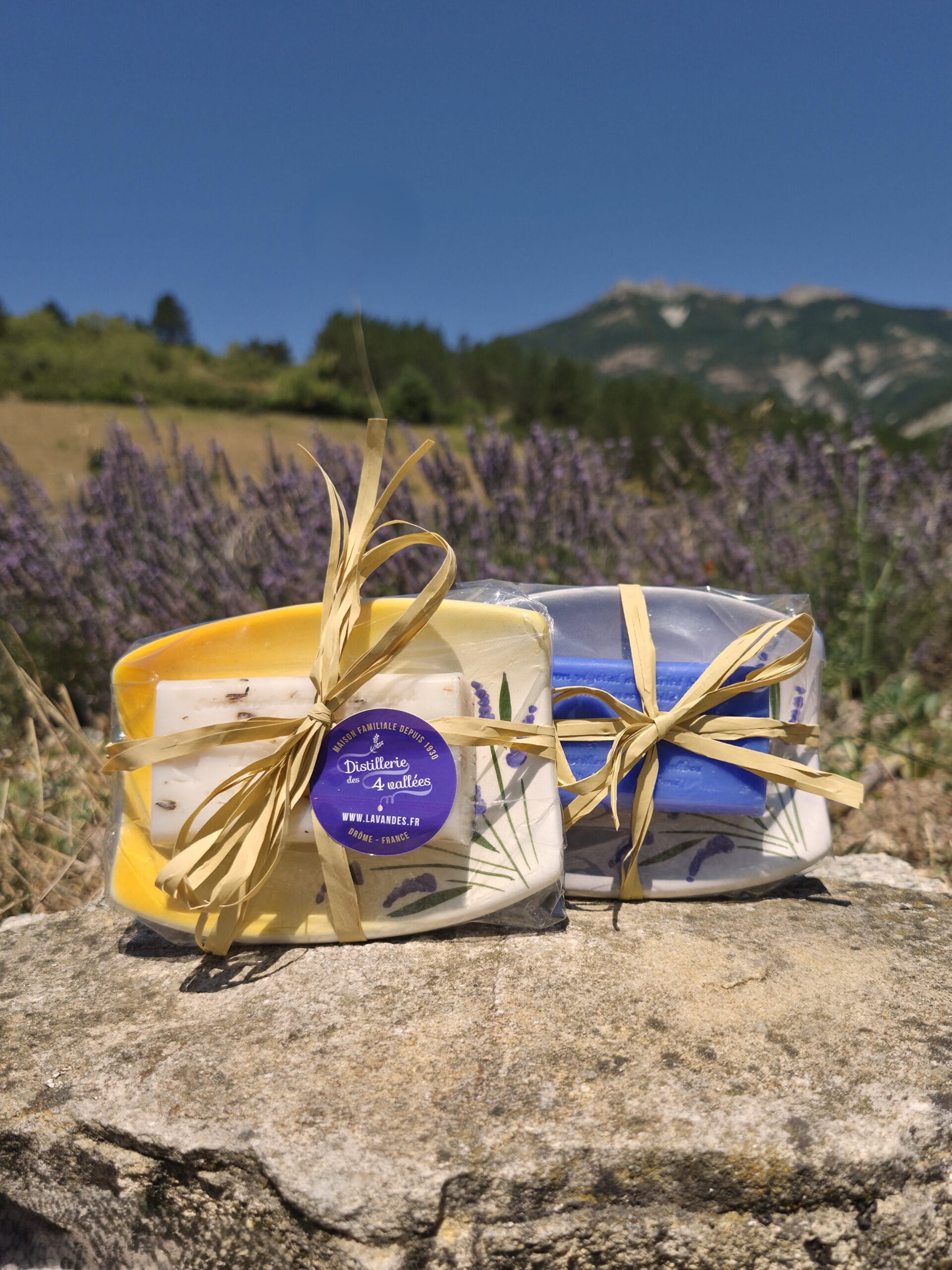 Lot petit porte-savon provençal & savon aux fleurs de lavande