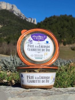 Bocal de pâté fleurs de lavande et Clairette de Die.