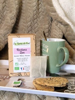 Boite de 20 sachets de tisane bio aux fleurs de lavande "Restons zen".